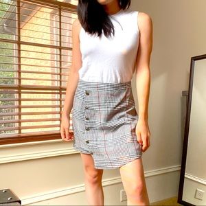 Women Plaid Skirt Size XS , new without tag